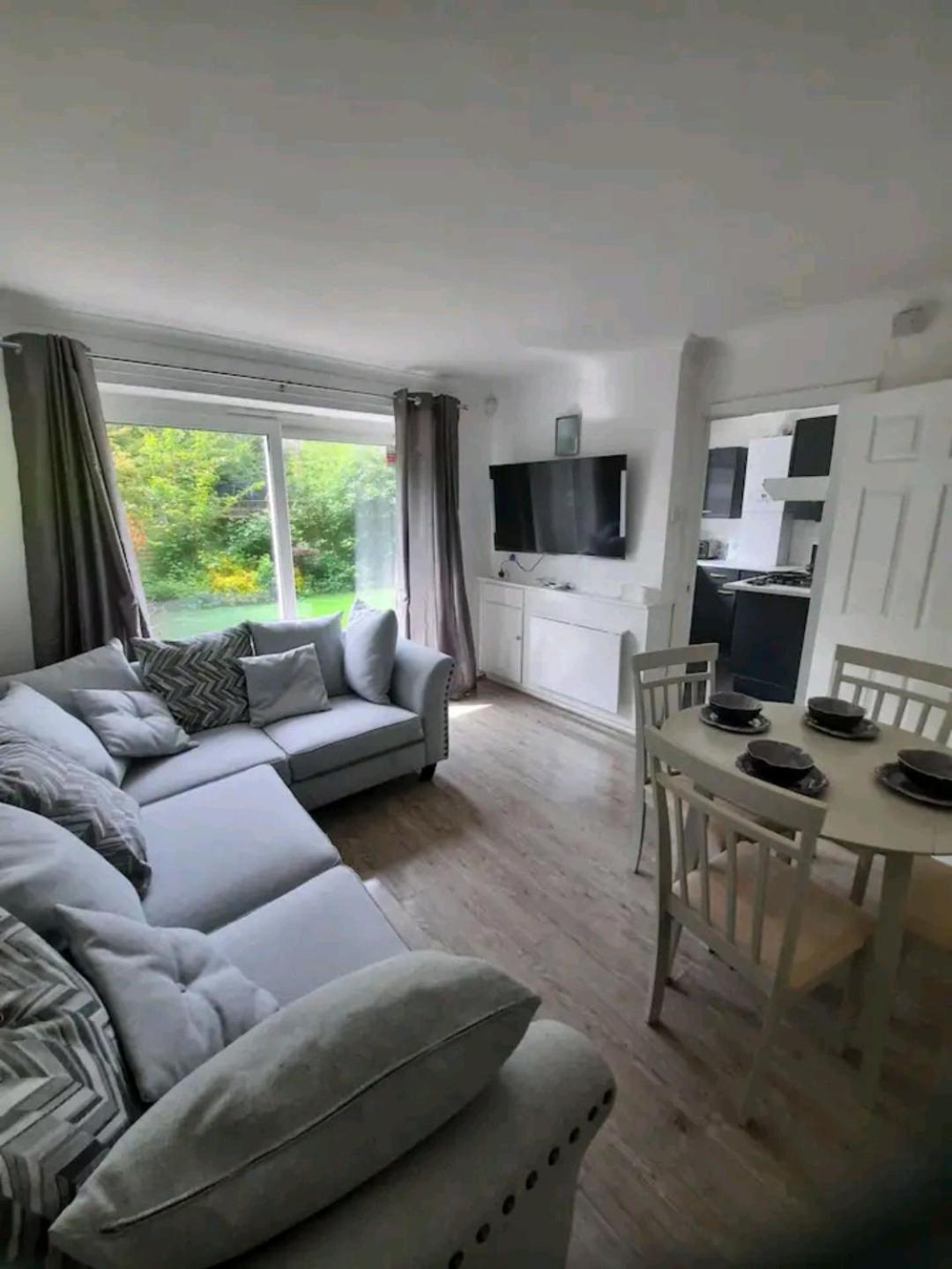 Lovely 2-Bed Apartment In Knowle Solihull Exterior photo